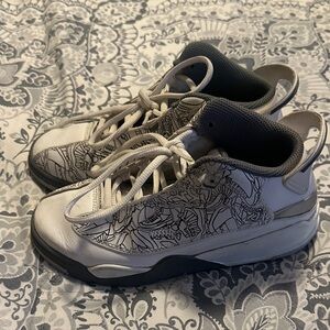 Jordan Kids Sneakers in White and Gray